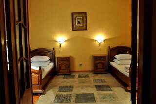 Отель Ganja Hotel Гянджа Стандартный двухместный номер с 2 отдельными кроватями-4